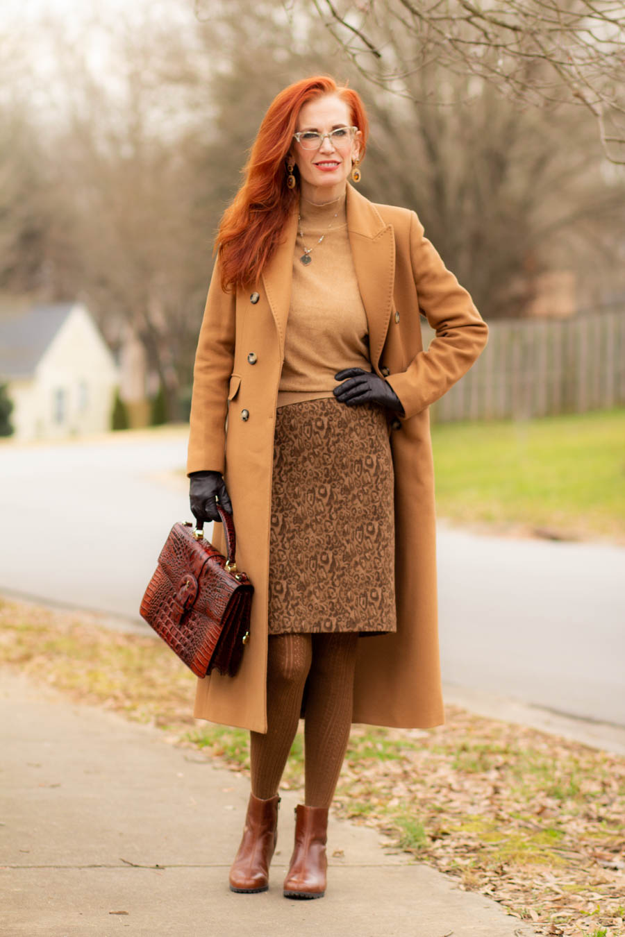 women's neutral outfit
