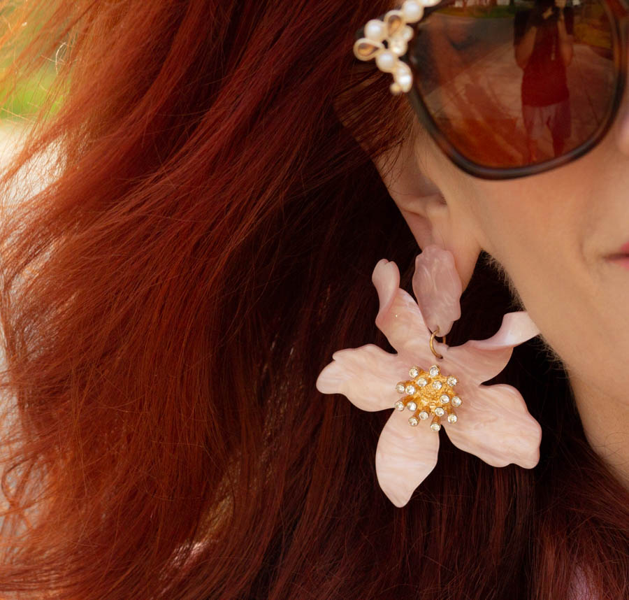 Flower earrings in pink